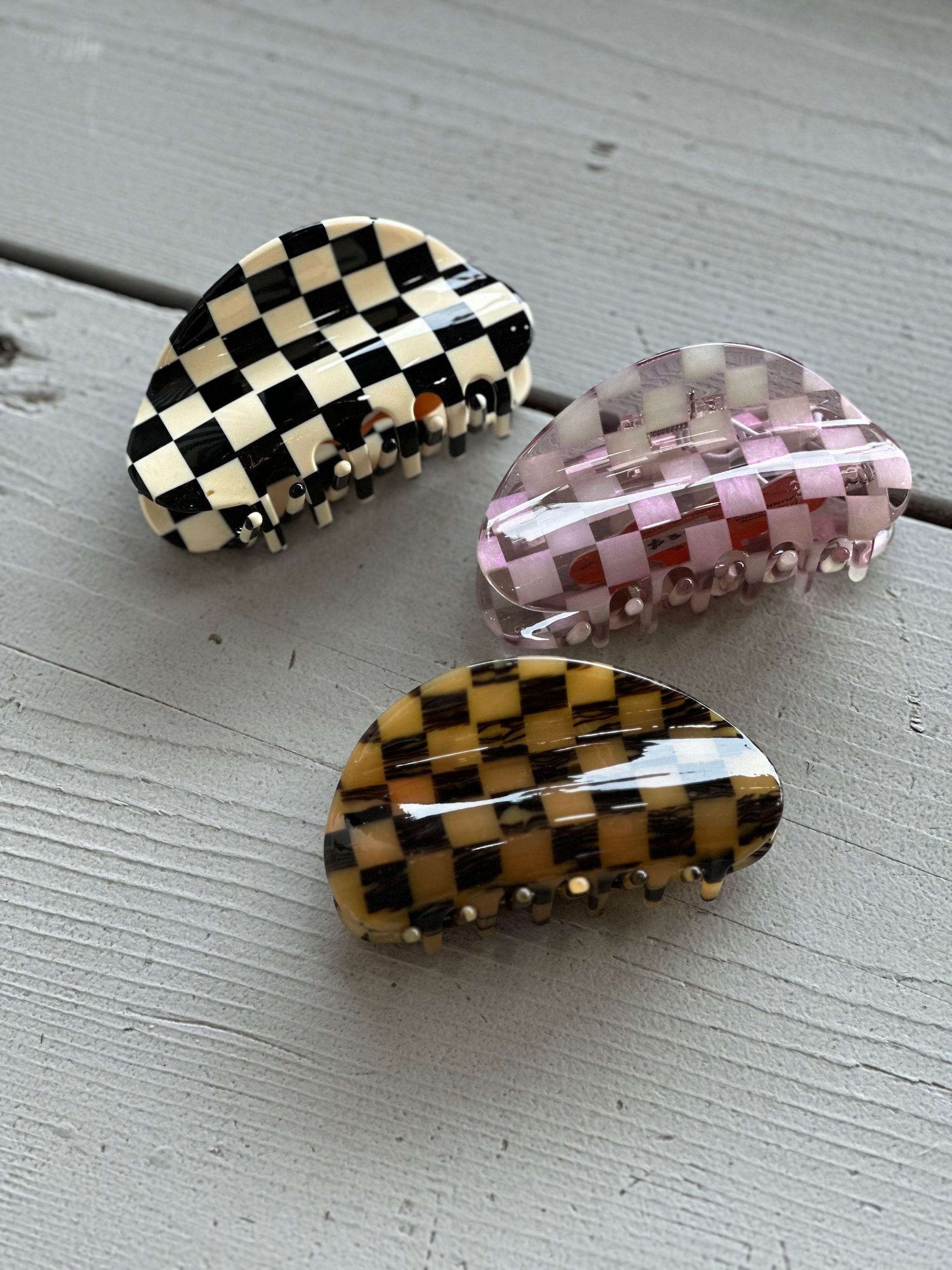 Chunks Hair Accessories Lot Claw Clips Medium Box Hair Claw Clip in Flower Power - Chunks | Sephora main image 2