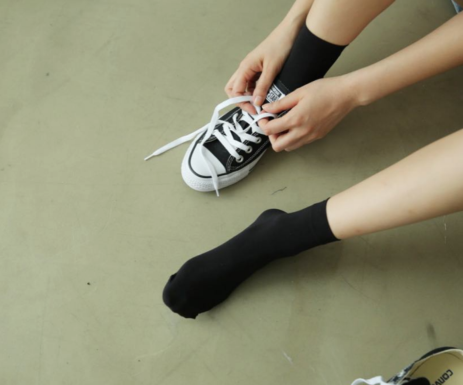 Never Die Young Socks Woo To See You